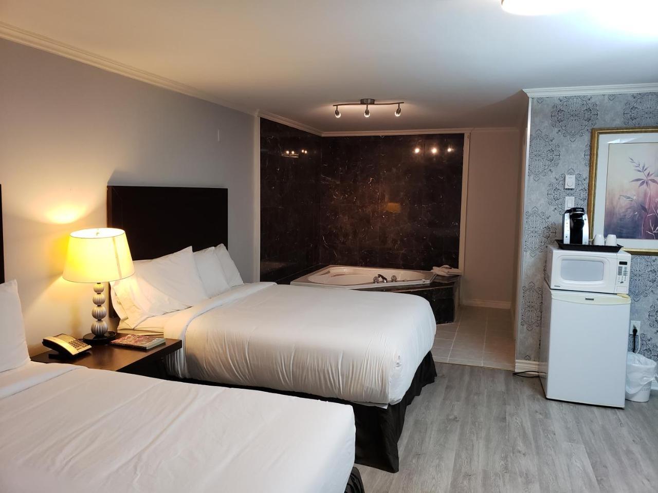 Regency Inn & Suites Κορνουάλη Εξωτερικό φωτογραφία