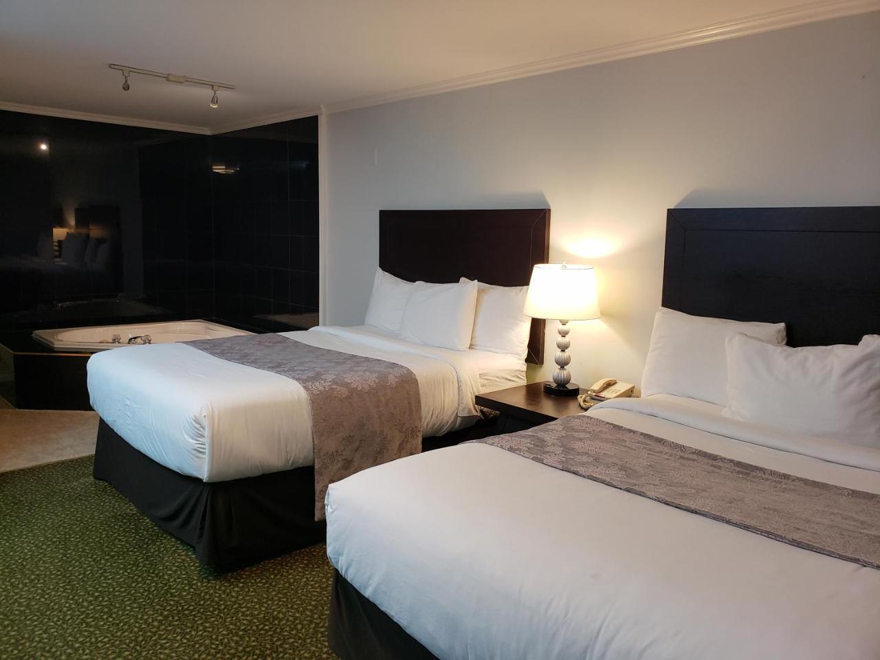 Regency Inn & Suites Κορνουάλη Εξωτερικό φωτογραφία
