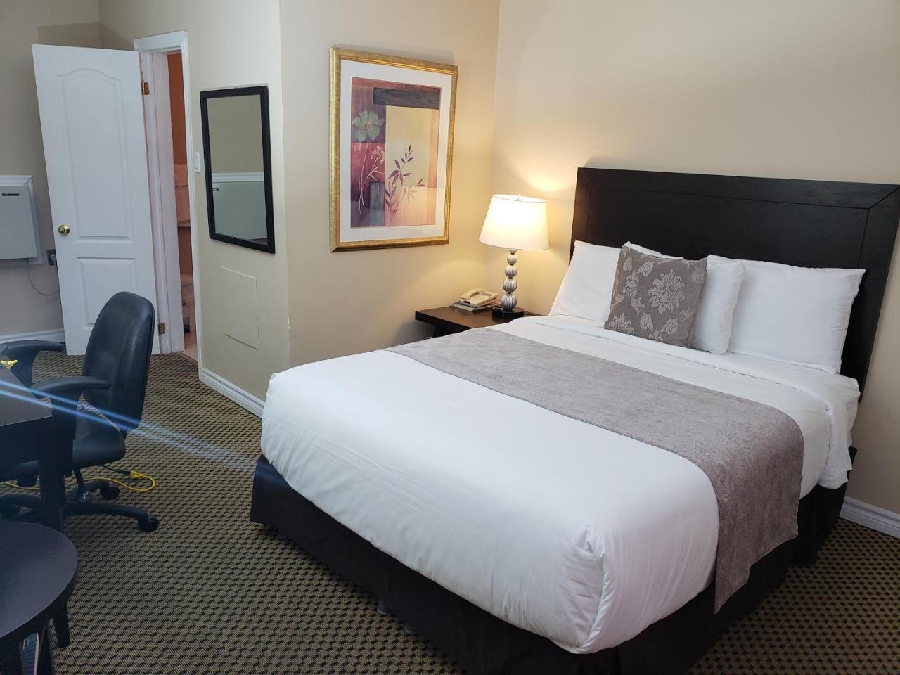 Regency Inn & Suites Κορνουάλη Εξωτερικό φωτογραφία