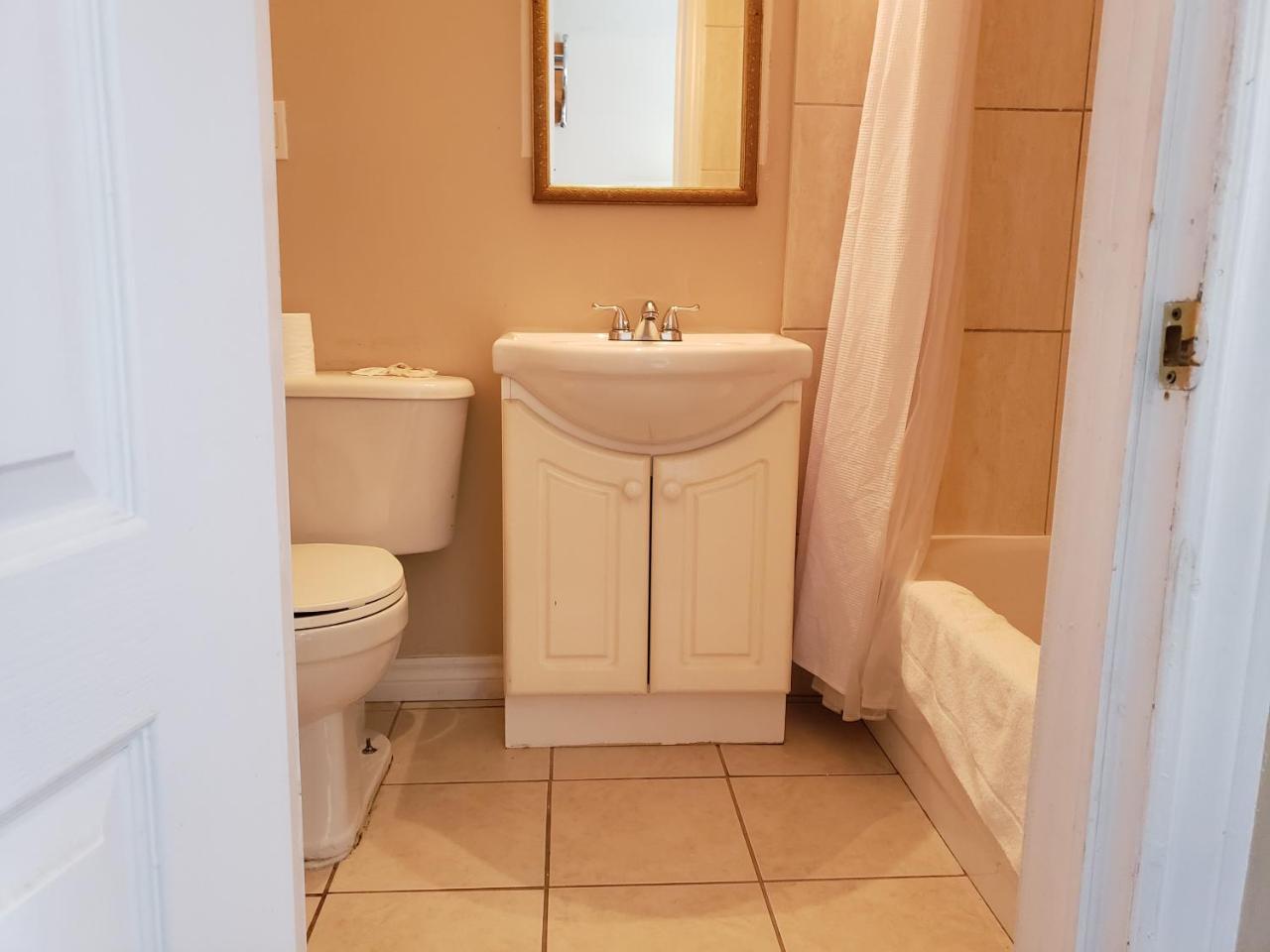 Regency Inn & Suites Κορνουάλη Εξωτερικό φωτογραφία