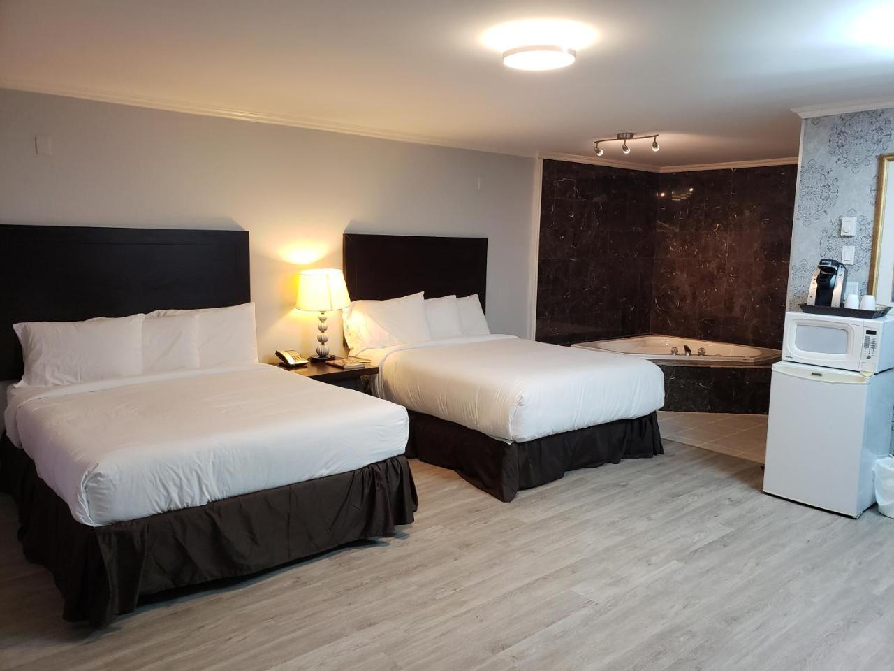 Regency Inn & Suites Κορνουάλη Εξωτερικό φωτογραφία