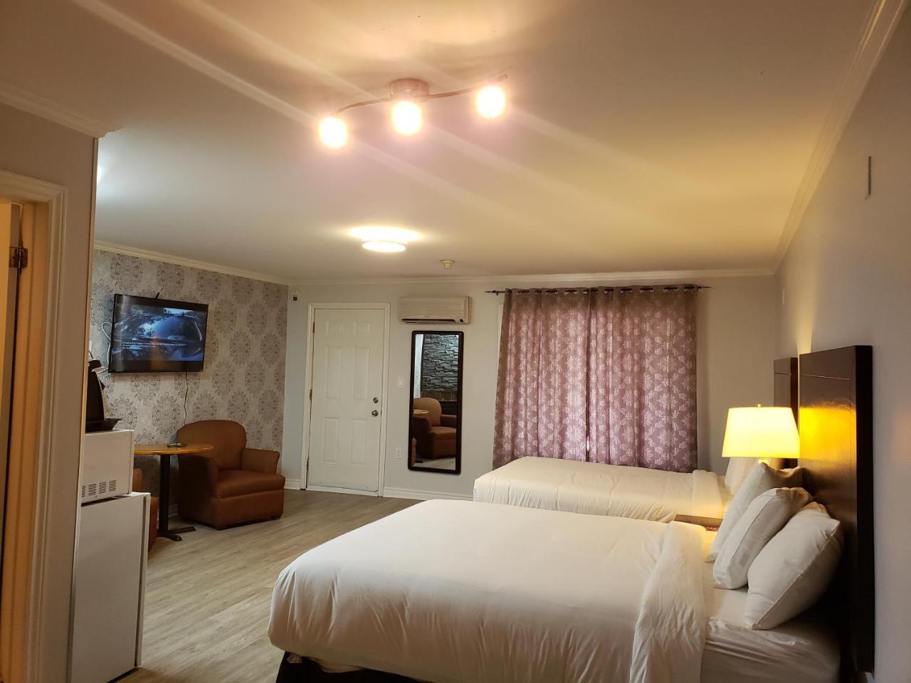Regency Inn & Suites Κορνουάλη Εξωτερικό φωτογραφία