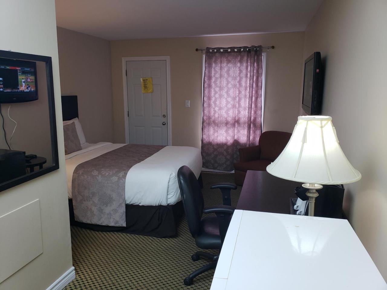 Regency Inn & Suites Κορνουάλη Εξωτερικό φωτογραφία