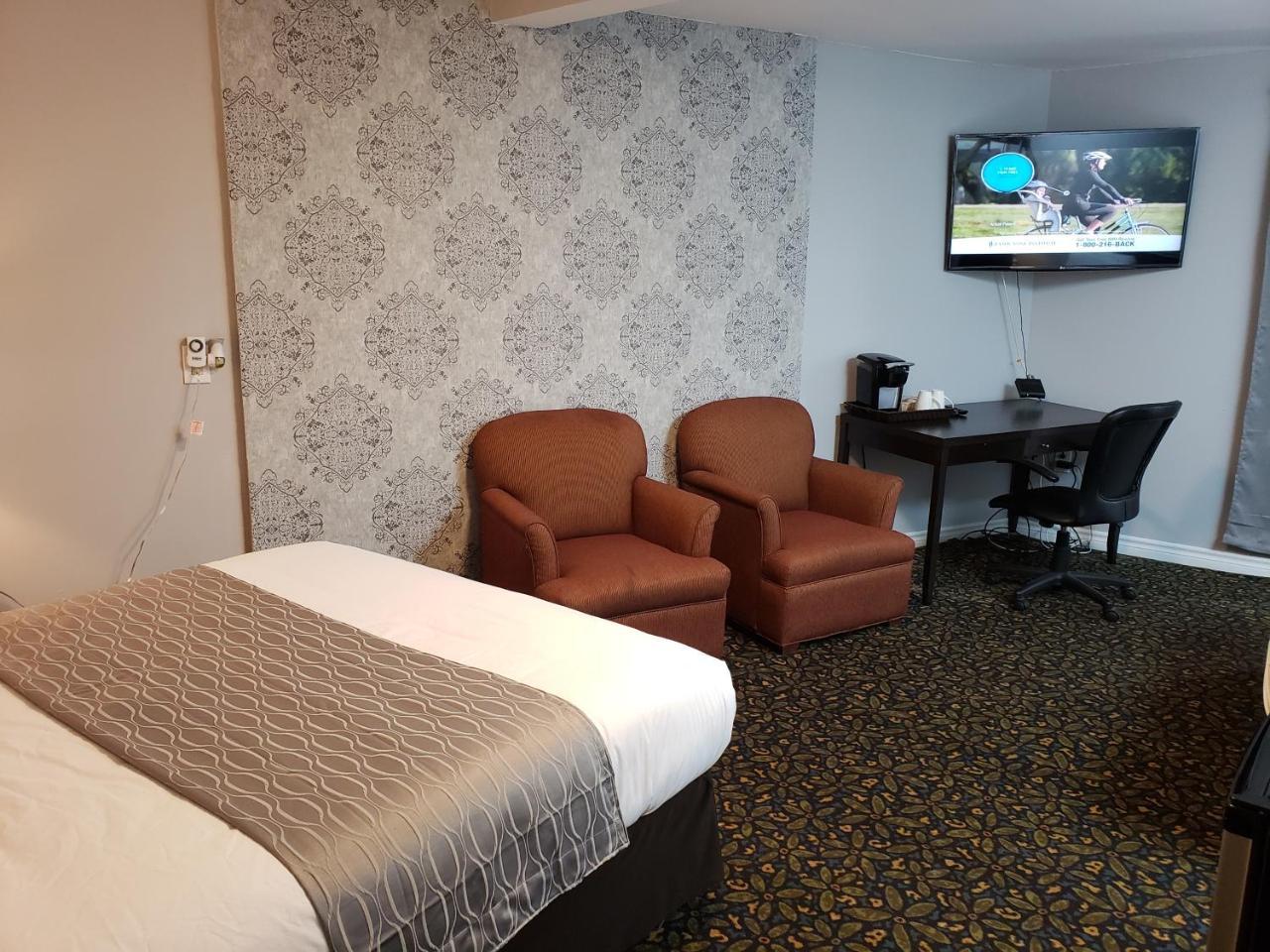 Regency Inn & Suites Κορνουάλη Εξωτερικό φωτογραφία